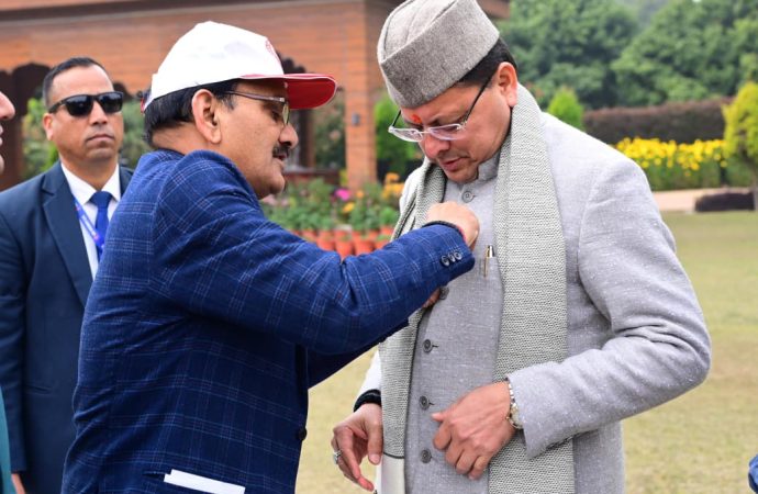 ख्यमंत्री पुष्कर सिंह धामी ने ग्रहण की भारतीय रेडक्रास सोसाइटी की आजीवन सदस्यता