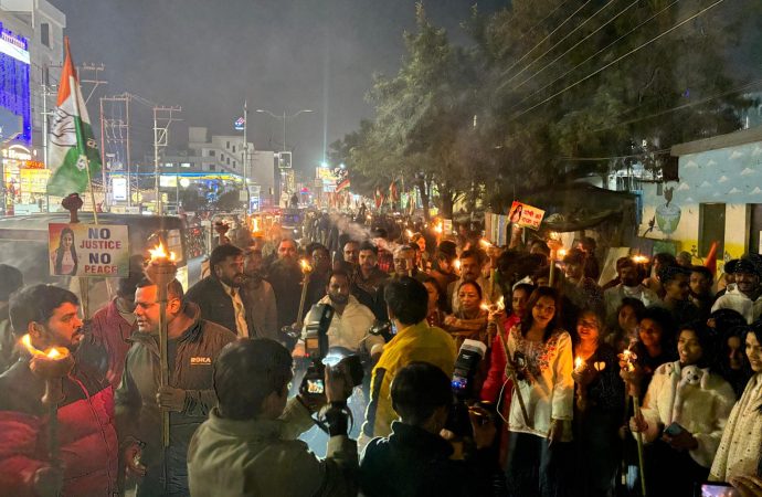 VIP का नाम उजागर करो, अंकिता को न्याय दो — धामी सरकार के खिलाफ कांग्रेस का मशाल जुलूस