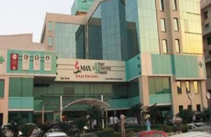चिकित्सकीय लापरवाही पर बड़ा एक्शन, मैक्स अस्पताल पर ₹10 लाख का जुर्माना