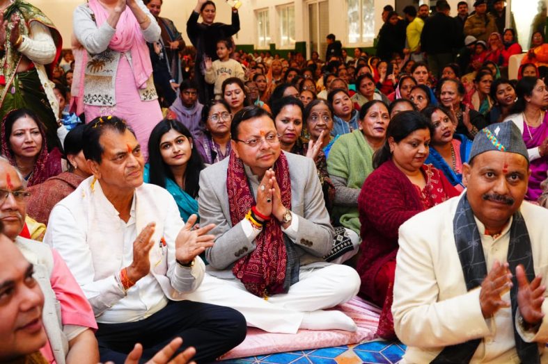 डोईवाला में श्रीमद् भागवत कथा में शामिल हुए सीएम धामी