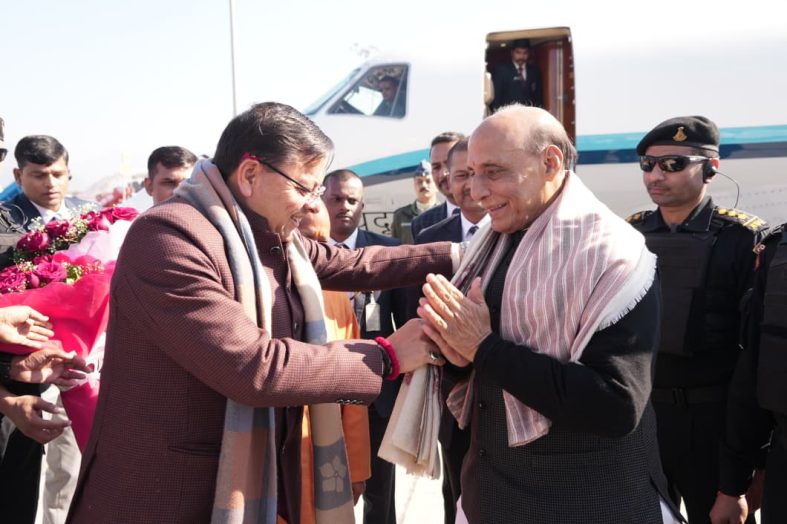 उत्तराखंड पहुंचे केंद्रीय नेता, जौलीग्रांट एयरपोर्ट पर सीएम धामी ने किया स्वागत