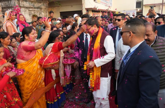 खटीमा होली मिलन समारोह में उमड़ा जनसैलाब, मुख्यमंत्री ने जनसमुदाय संग साझा की उत्सव की खुशियां