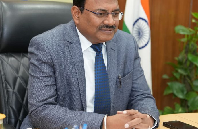 पलायन रोकथाम व सीमांत क्षेत्रों में रोजगार योजनाओं को तेज़ी से लागू करने के निर्देश