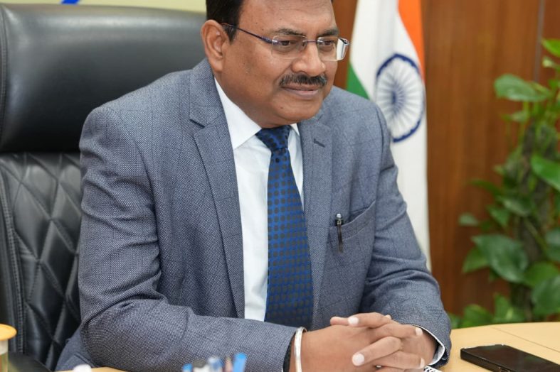 पलायन रोकथाम व सीमांत क्षेत्रों में रोजगार योजनाओं को तेज़ी से लागू करने के निर्देश