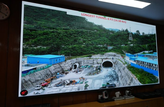 एस्केप टनल को समानांतर सड़कों ( पैरेलल रोड्स) के रूप में किया जाए विकसित : मुख्यमंत्री