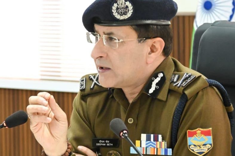 डीजीपी के निर्देश: पूरे प्रदेश में चलेगा व्यापक सत्यापन अभियान, संदिग्धों पर होगी कड़ी कार्यवाही।