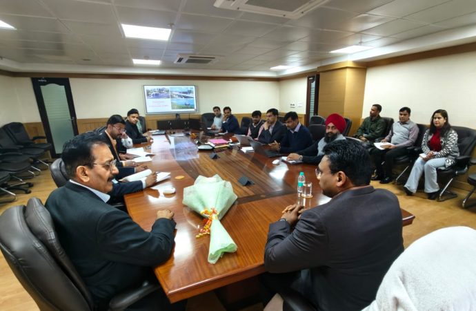 देहरादून–हरिद्वार–ऋषिकेश में आधुनिक ट्रांजिट प्लान पर मंथन, ई-बीआरटीएस, पीआरटी व रोपवे परियोजनाओं की समीक्षा