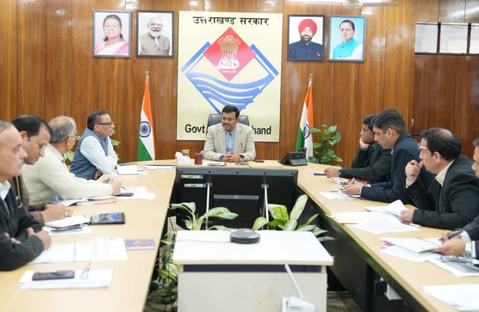 टिहरी झील को ग्लोबल टूरिज़्म डेस्टिनेशन बनाने की तैयारी तेज, मुख्य सचिव आनन्द बर्द्धन ने दिए निर्देश