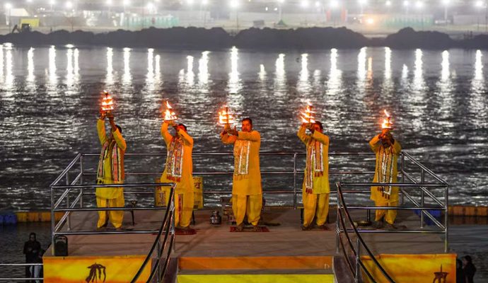 आगामी कुंभ मेला के दृष्टिगत ऋषिकेश में त्रिवेणी घाट, चंद्रभागा ब्रिज व आस्था पथ परियोजनाओं की EFC समीक्षा