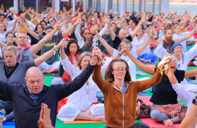 गंगा रिजॉर्ट में 16 मार्च से होगा अंतरराष्ट्रीय योग महोत्सव, सीएम धामी करेंगे उद्घाटन