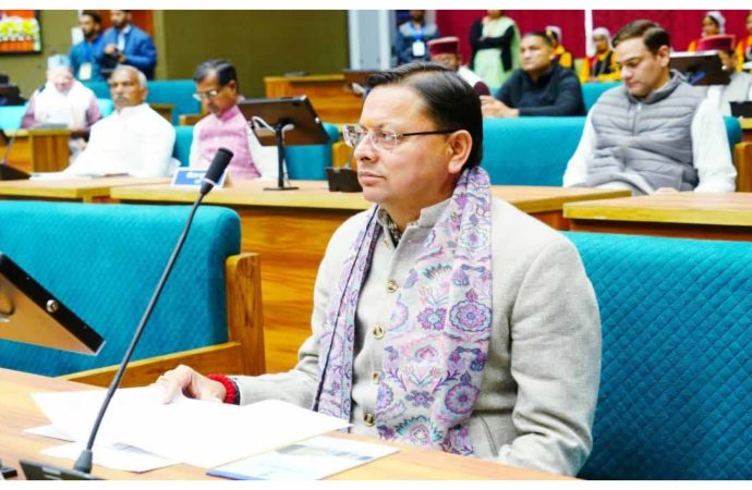 देवभूमि परिवार आईडी में मुखिया के तौर पर परिवार की वरिष्ठतम महिला सदस्य का नाम होगा