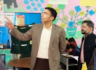 जिले के 168 स्कूलों में स्मार्ट टीवी इंस्टॉलेशन शुरू, शिक्षा में डिजिटल कदम