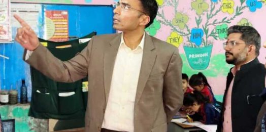 जिले के 168 स्कूलों में स्मार्ट टीवी इंस्टॉलेशन शुरू, शिक्षा में डिजिटल कदम