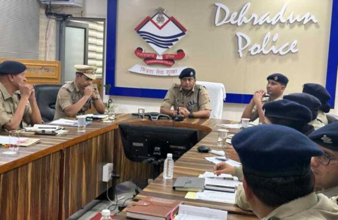 शिक्षण संस्थानों में अनुशासन पर सख्ती, गुटबाजी करने वाले छात्र चिन्हित होंगे