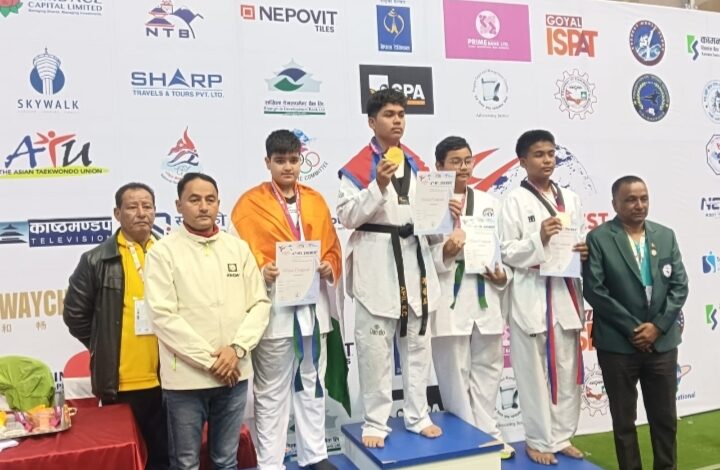 माउंट एवरेस्ट इंटरनेशनल ताइक्वांडो में काविश तोमर को रजत पदक