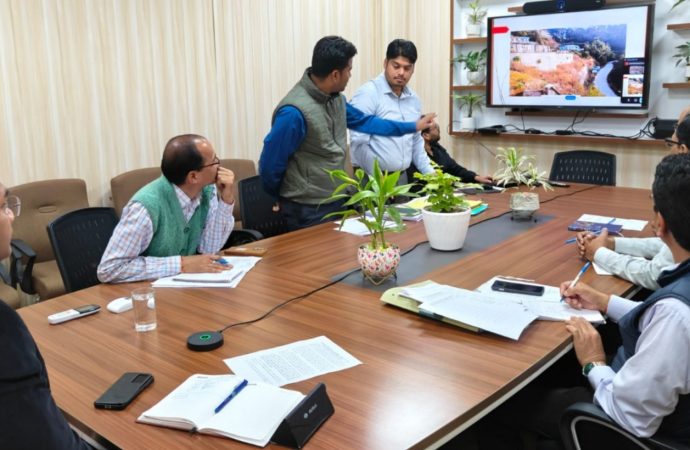 पुष्कर सिंह धामी के नेतृत्व में चमियाला पार्किंग व डीडीहाट टैक्सी स्टैंड पर फोकस, समयबद्ध पूर्णता पर जोर