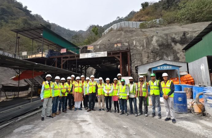 125 किमी लंबी आरवीएनएल रेल लाइन परियोजना का जायजा लेने ऋषिकेश पहुँचा ओडिशा मीडिया प्रतिनिधिमंडल