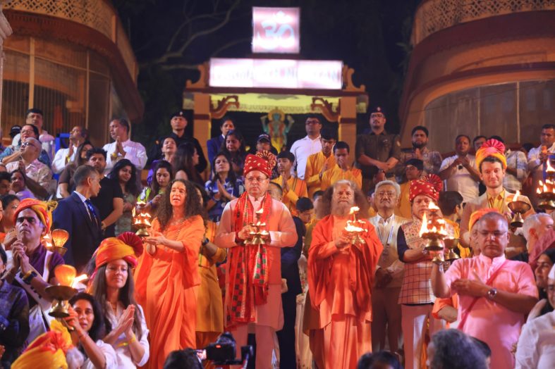 ऋषिकेश के अंतर्राष्ट्रीय योग महोत्सव में पहुंचे CM धामी, योग को बताया आत्मिक संतुलन का विज्ञान