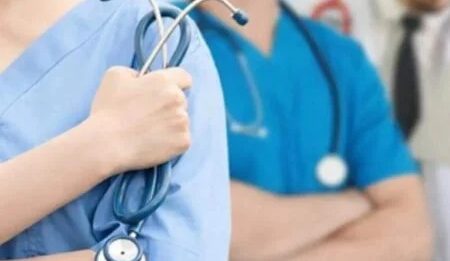 ड्यूटी से गायब 70 बांडधारी डॉक्टरों को सरकार का नोटिस