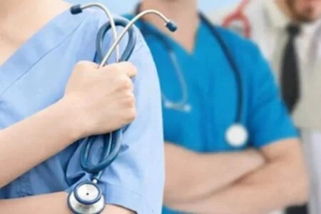 ड्यूटी से गायब 70 बांडधारी डॉक्टरों को सरकार का नोटिस