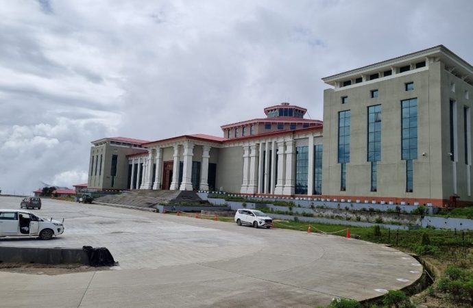 गैरसैंण पर सियासी घमासान, वेडिंग डेस्टिनेशन वाले बयान पर कांग्रेस का सरकार से स्पष्टीकरण