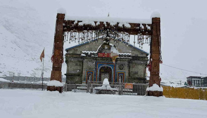 उत्तराखंड में मौसम बदला, चारधाम में बर्फबारी और बारिश का अलर्ट
