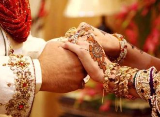 अनोखी शादी: जौनसार में एक ही मंडप में 6 जोड़ों ने लिए फेरे