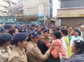 विधानसभा कूच में झड़प, कांग्रेस नेत्री घायल, सरकार पर आरोप