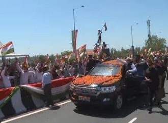 देवभूमि में प्रधानमंत्री का भव्य स्वागत, 12 किमी लंबे रोड शो में बड़ी संख्या में उमड़े लोग