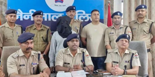 राजमिस्त्री बना चोर, 9 लाख की ज्वैलरी-नकदी बरामद