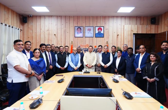 CM धामी से “India Digital Empowerment Meet” आयोजकों की मुलाकात