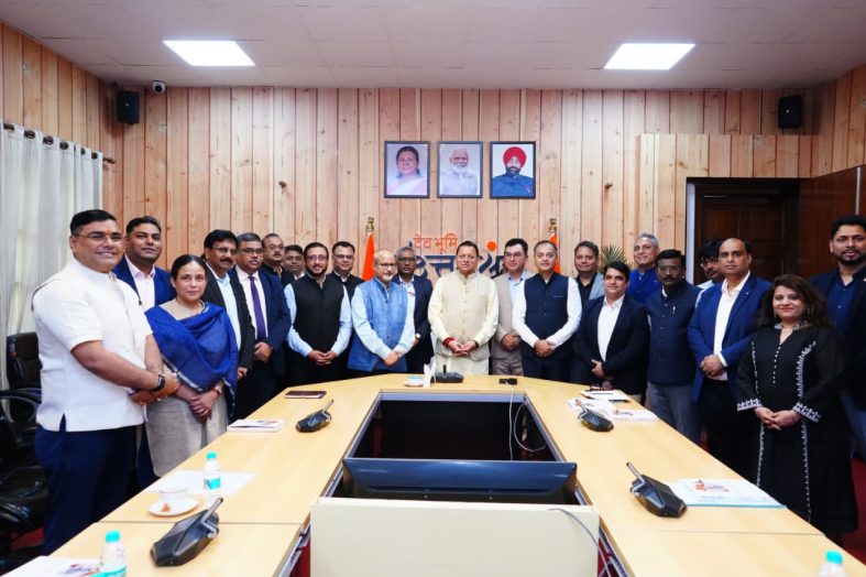 CM धामी से “India Digital Empowerment Meet” आयोजकों की मुलाकात