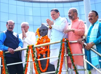 हेमवती नंदन बहुगुणा जयंती पर CM धामी ने दी श्रद्धांजलि