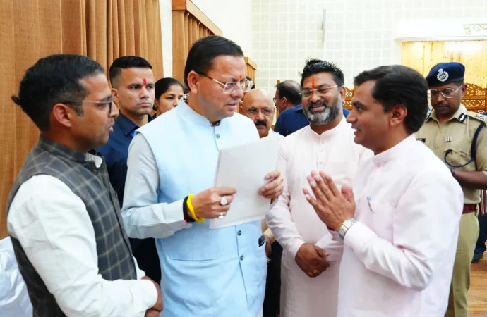 जनहित मामलों में देरी बर्दाश्त नहीं, CM के सख्त निर्देश