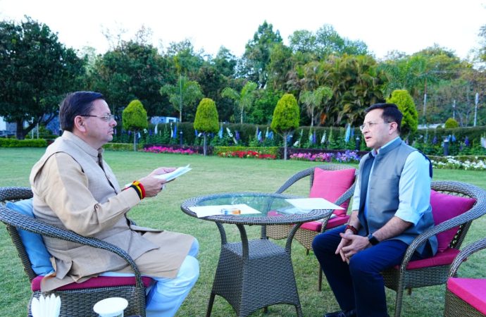 उत्तराखंड पुलिस को “राष्ट्रपति पुलिस कलर”, सीएम पुष्कर सिंह धामी ने बताया ऐतिहासिक उपलब्धि