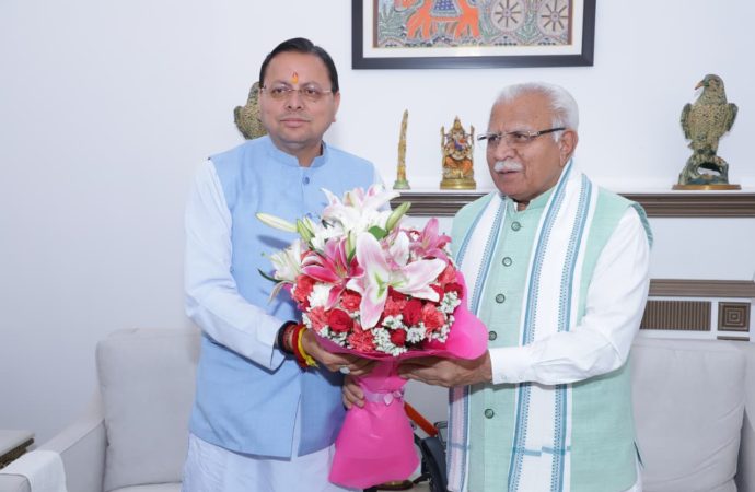 मुख्यमंत्री ने केंद्रीय ऊर्जा एवं आवास मंत्री से भेंट कर राज्य से संबंधित विभिन्न विषयों पर की चर्चा