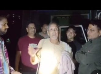 जंगल में फंसे दो लोगों का रेस्क्यू, 4 घंटे बाद बचाई जान