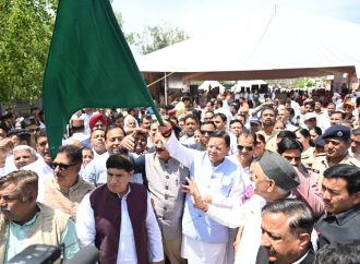 मुख्यमंत्री ने ऋषिकेश से चार धाम जाने वाली बसों को हरी झंडी दिखाकर किया रवाना