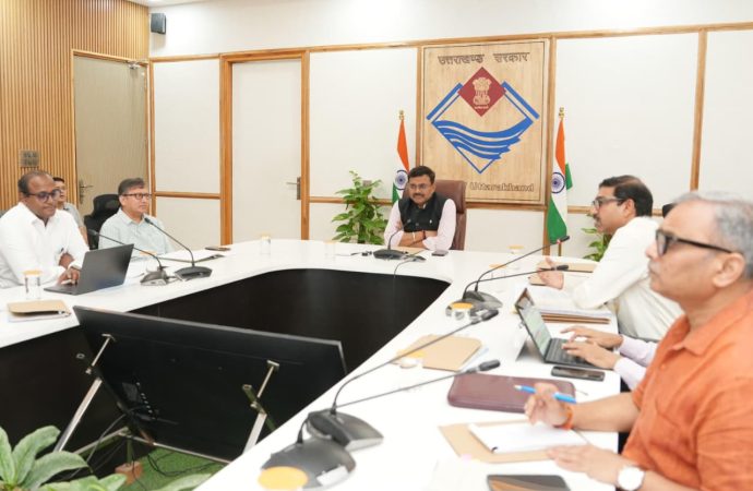 वन संसाधन प्रबंधन को लेकर सचिवालय में उच्चस्तरीय समीक्षा