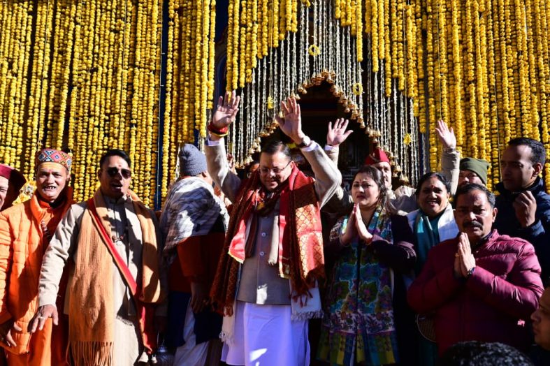 कपाट खुलते ही केदारनाथ पहुंचे CM धामी, सुख-समृद्धि की कामना