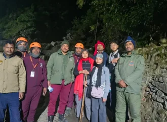 चारधाम यात्रा में शॉर्टकट पड़ा भारी: रास्ता भटककर फंसे 4 यात्री, SDRF ने किया रेस्क्यू