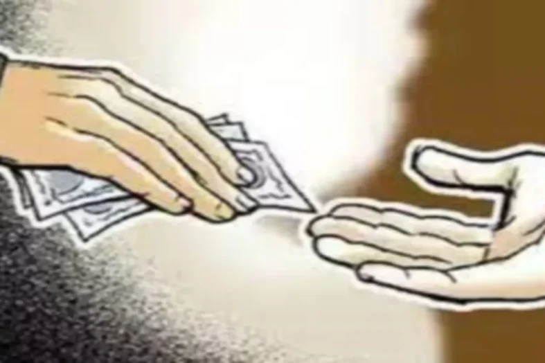देहरादून विजिलेंस का बड़ा एक्शन: ऋषिकेश में JE फैसल खान 50,000 की घूस लेते दबोचा