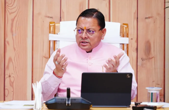 मुख्यमंत्री की जिलाधिकारियों संग बैठक, अतिक्रमण और वक्फ संपत्तियों पर फोकस
