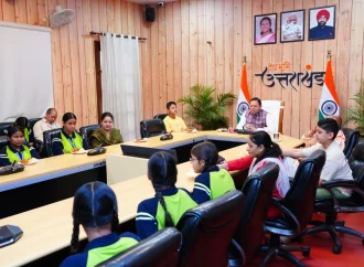 मुख्यमंत्री ने बालिकाओं के साथ प्रधानमंत्री के मन की बात के 134 वें संस्करण को सुना