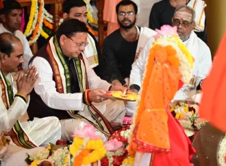 डोल आश्रम में भव्य आयोजन, CM धामी ने किया अभिषेक व पूजन