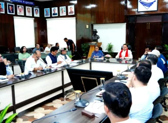 बिना तैयारी बैठक में पहुंचे अधिकारियों पर सीएम धामी सख्त, जताई कड़ी नाराजगी