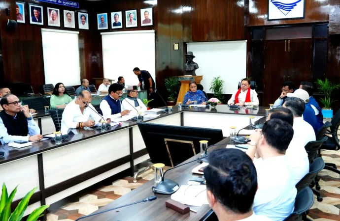 बिना तैयारी बैठक में पहुंचे अधिकारियों पर सीएम धामी सख्त, जताई कड़ी नाराजगी