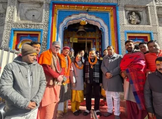 केदारनाथ धाम में VIP दर्शन पर बवाल, अडानी ने किया दर्शन और रोपवे परियोजना का लिया जायजा