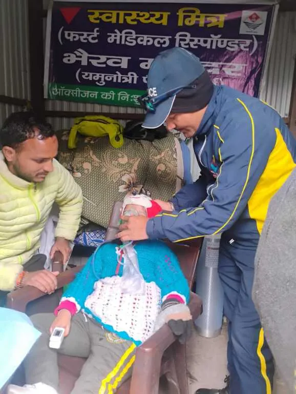 यमुनोत्री पैदल मार्ग पर SDRF की तत्परता, 7 वर्षीय बालिका की बचाई जान