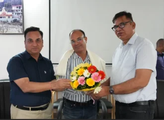 सूचना विभाग में शासकीय सेवा पूर्ण कर सेवानिवृत्त हुए सहायक निदेशक ललिता प्रसाद भट्ट को दी भावभीनी विदाई